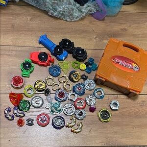 Battle Spinning Tops Set with Orange Case